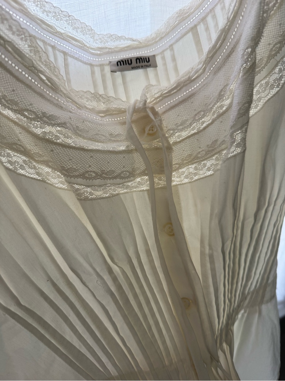 Miu Miu Ivory Lace-Trim Pleated Sleeveless Top - Picture 2 of 6